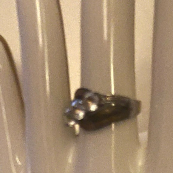 A beautiful & different solid gold diamond & black diamond women’s ring - Picture 2 of 6